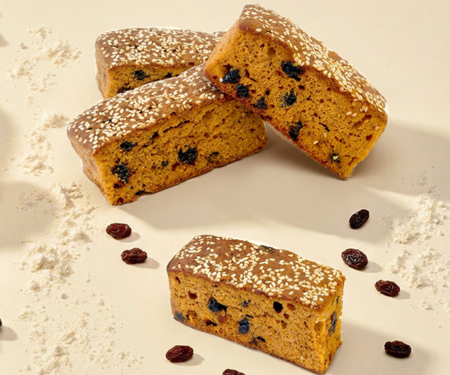 VEGAN RAISIN CAKE