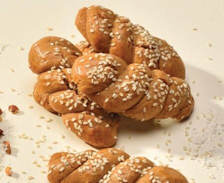 CINNAMON BRAID WITH SESAME
