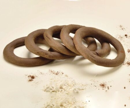 CAROB BREAD RING