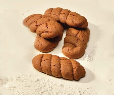 CRISPY BRAIDED GRAPE MUST COOKIE