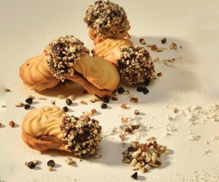 ALMOND PETIT FOUR